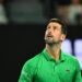 Djokovic, il rito all’Australian Open: “Ogni giorno abbraccio un fico brasiliano nei giardini di Melbourne, mi cura”