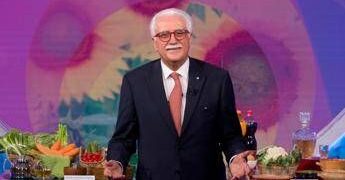 “Dormire bene aiuta a dimagrire”, i consigli di Calabrese