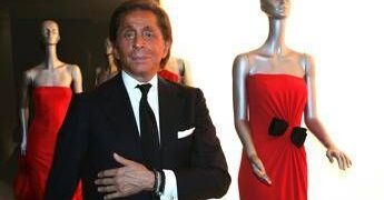 È morto Valentino, Meloni: “Maestro di stile ed eleganza, l’Italia perde una leggenda”