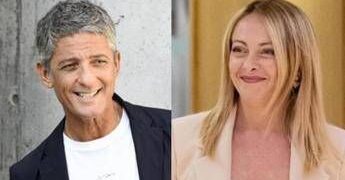 Fiorello e la risposta ironica a Meloni: “Ti assumo, ma in nero”