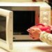 Forno a microonde fa male? Iss: “Non rende cibi meno sani”