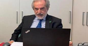 Fumo, Perrone (Fondazione Aiom): “Con aumento accise meno tabagismo”