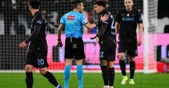 Hojlund e Vergara cadono in area, Conte chiede rigore: proteste in Juventus-Napoli