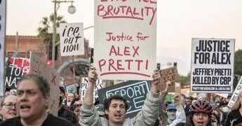 Ice nel Minnesota, Trump pronto a ridurre contingente. Attacco a Pretti: “Era agitatore”