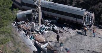 Incidente ferroviario Spagna, il dramma di Cristina: a 6 anni unica sopravvissuta della sua famiglia