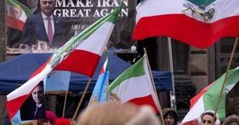 Iran, il ruolo di Reza Pahlavi: guida delle proteste o re senza regno?