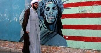 Iran, ministro degli Esteri sente capo Aiea: “Arrivare a intesa sostenibile”. Pressing Usa su Trump per non attaccare