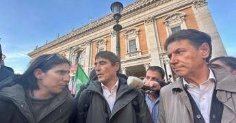Iran, opposizioni in piazza a Roma. Conte: “Mancata unità Parlamento? Non a causa nostra”