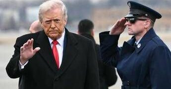 Iran, proteste represse nel sangue: migliaia di morti. Trump: “Arrivano gli aiuti”