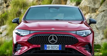 La nuova Mercedes CLA elettrica è la regina del ‘Car of the Year 2026’
