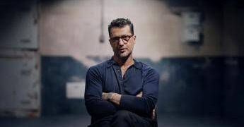 La storia di Fabrizio Corona da oggi in una docu-serie su Netflix: “Io sono notizia”