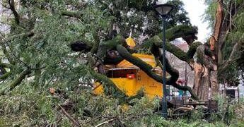 La tempesta Kristin colpisce il Portogallo, almeno 4 morti