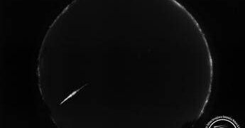 Meteore nei cieli italiani: smentito il caso pugliese di Bari , confermato un bolide nel Lazio