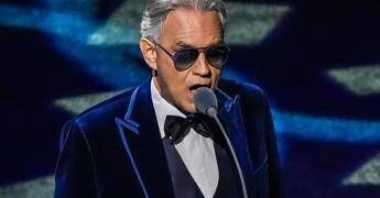 Milano Cortina 2026, Andrea Bocelli alla cerimonia di apertura