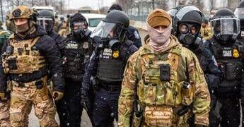 Minneapolis, Pretti ucciso da agenti. I genitori: “Bugie da Trump”