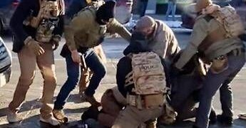 Minneapolis, Pretti ucciso dagli agenti: i video e la pistola, inchiesta e tensioni