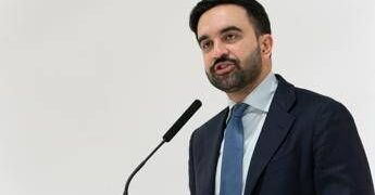 New York, Ice arresta dipendente del Comune, Mamdani chiede l’immediato rilascio: “Attacco alla città”