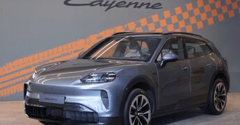 Porsche ufficializza i risultati 2025 e presenta la nuova Cayenne Electric