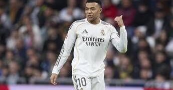 Real Madrid, la (rumorosa) protesta dei tifosi: Blancos sommersi dai fischi