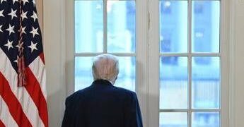 Reclutava cecchini sui social per uccidere Trump, arrestata bibliotecaria Usa