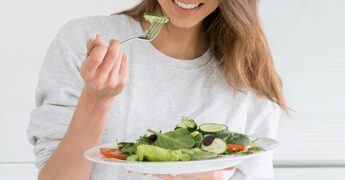 Salute, a gennaio +40% visite dal dietologo, buoni propositi battono prova costume