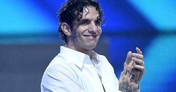 Sanremo 2026, l’annuncio di Conti: “Achille Lauro co-conduttore della seconda serata”