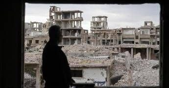 Siria, media: elicotteri Usa colpiscono ex avamposti Isis