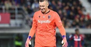 Skorupski espulso tra le proteste: cos’è successo in Genoa-Bologna