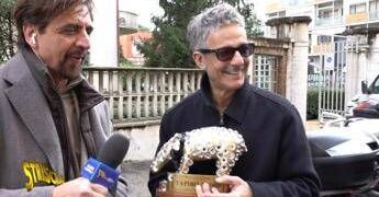Striscia la Notizia, domani prima puntata: tapiro d’oro a Fiorello e De Filippi inviata