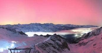 Tempesta solare colpisce la Terra, è la più potente degli ultimi 20 anni: e l’aurora boreale illumina i cieli