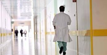 Travolto mentre va a scuola, 14enne muore nel Torinese