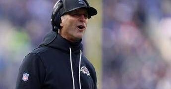 Trump dà consigli alla NFL: “Ingaggiate subito coach Harbaugh”