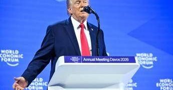 Trump e la gaffe a Davos, Groenlandia diventa Islanda