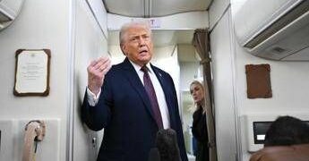 Trump sull’Air Force One: “In Groenlandia possiamo fare ciò che vogliamo”