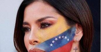 Venezuela, Aida Yespica: “Ho sofferto la fame, ora fateci festeggiare la libertà”
