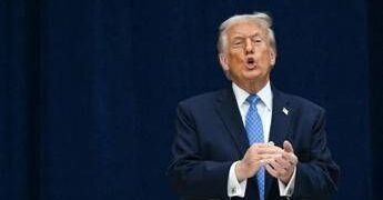 Venezuela, Machado ‘premia’ Trump e gli consegna il Nobel per la pace