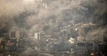 Venezuela, italiana a Caracas sotto choc: “Casa tremava per esplosioni, file infinite ai negozi”