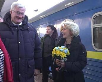 8Von der Leyen in Ucraina con Costa: “Pace a condizioni Kiev”. Zelensky: “Putin ha fallito”