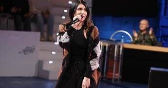 Amici, oggi domenica 1 febbraio: tra gli ospiti Giorgia