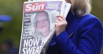 Andrew ottavo nella linea di successione al trono, l’ex principe rischia di essere rimosso?