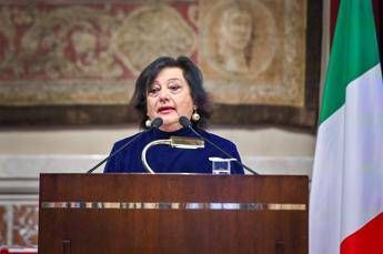 “Attenta a chi ti aspetta dietro l’angolo”, minacce di morte a Simonetta Matone