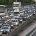 Autostrade, in coda per traffico e cantieri: da oggi scatta il rimborso del pedaggio
