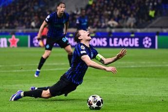 Barella cade in area in Inter-Bodo, social scatenati: “È come Bastoni, hanno vizietto tuffo”