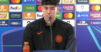 Bastoni, ecco le scuse: “Contatto accentuato, ho sbagliato”. Chivu lo difende: “Basta moralisti”