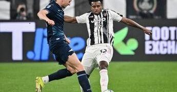 Cabal si scontra con Gila, Spalletti chiede rigore e arbitro annulla il gol: proteste in Juventus-Lazio