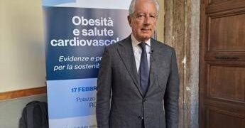Cardiologo Perrone Filardi: “Curare obesità riduce infarto, ictus e ricoveri”
