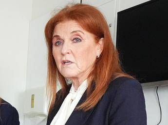 Caso Epstein, chiudono sei aziende collegate a Sarah Ferguson: l’ex moglie di Andrea travolta dello scandalo