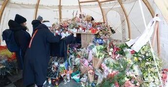 Crans-Montana, a Bella Ma’ gli amici delle vittime italiane: “Continueranno a vivere con noi”