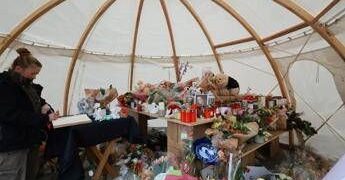 Crans-Montana, incendio al memoriale delle vittime