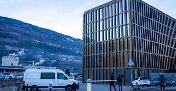 Crans Montana, per Moretti interrogatorio e incontro con mamma di due ragazze ferite